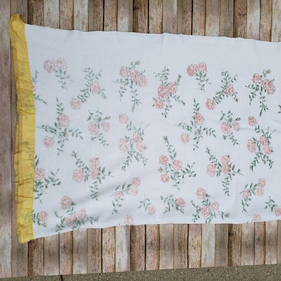 Vintage 70s Woven Cotton Blanket / Throw with floral design - Picture 6 of 11